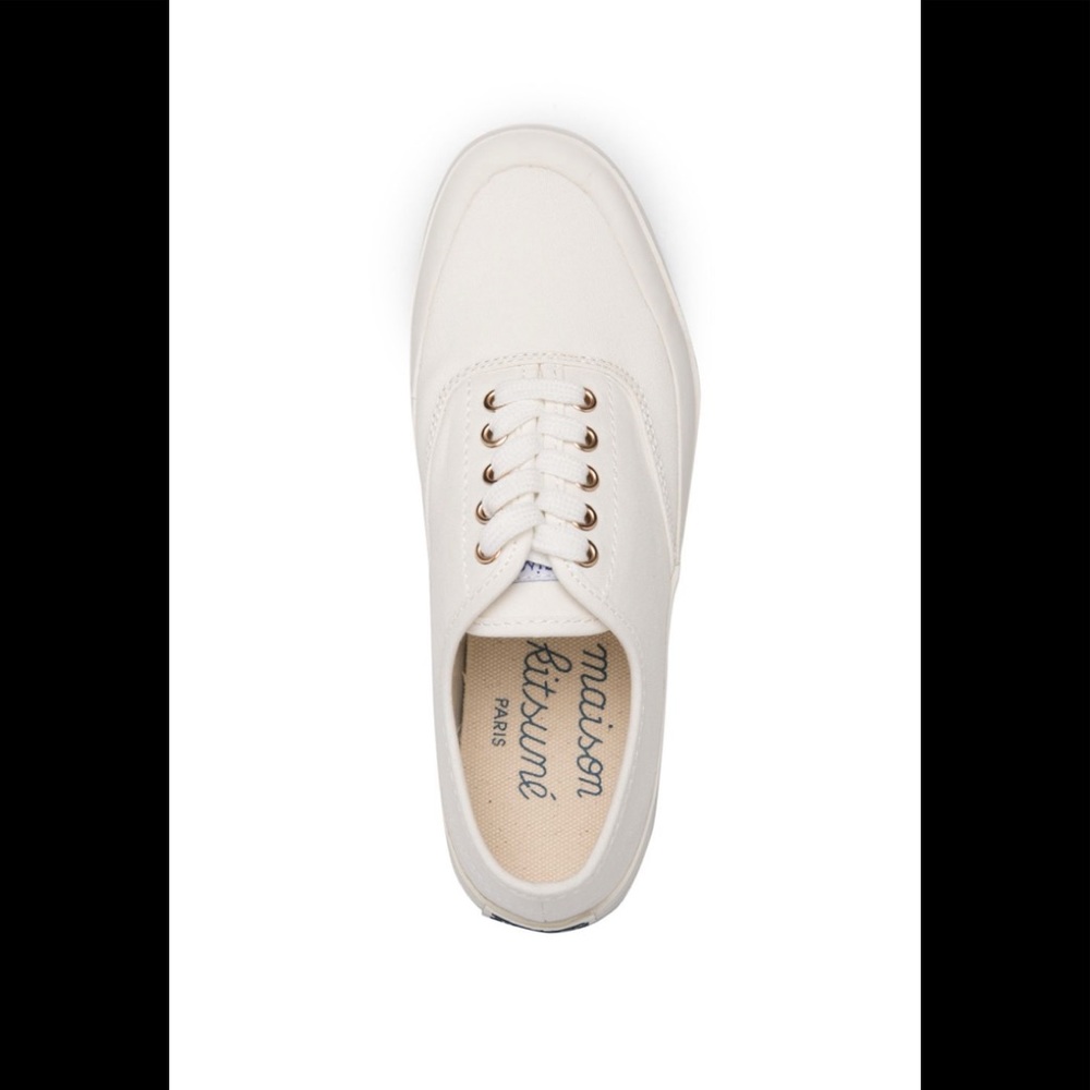 Brand new no box Maison Kitsuné CANVAS LACED SNEAKER
CU04706WW9000-P101